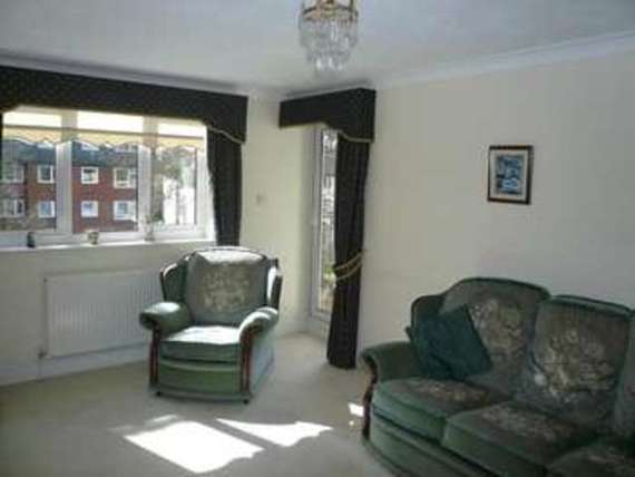 3 bedroom Flat to re...